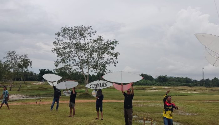 Sumbar Badunsanak di Desa Kace Diikuti Ratusan Layangan