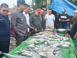 Jelang Nataru Pj Sugito Bersama Tim TPID Sidak Pasar, Pastikan Harga Tetap Stabil