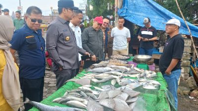 Jelang Nataru Pj Sugito Bersama Tim TPID Sidak Pasar, Pastikan Harga Tetap Stabil