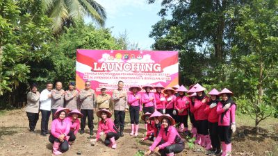 Dukung Program Perkarangan Pangan Lestari Polri, Polda Babel Tanami Ribuan Bibit Tanaman Dan Lepas 5000 Bibit Ikan