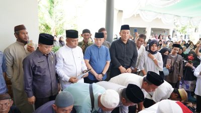 DPRD Babel Beri Penghormatan Terakhir Sebelum Almarhum Tarmizi Dikebumikan